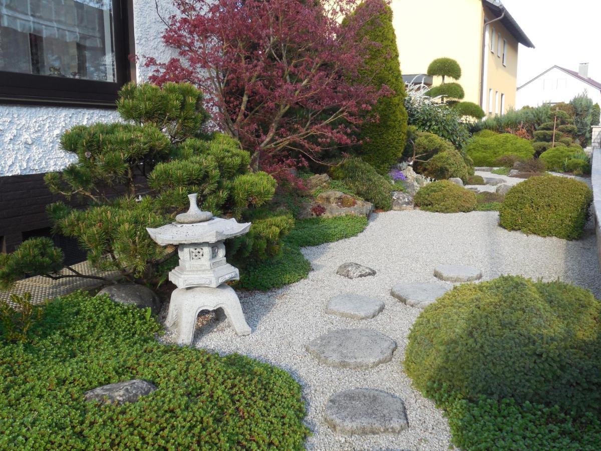 Ferienwohnung Mit Japangarten คาร์ลชตัดท์ ภายนอก รูปภาพ
