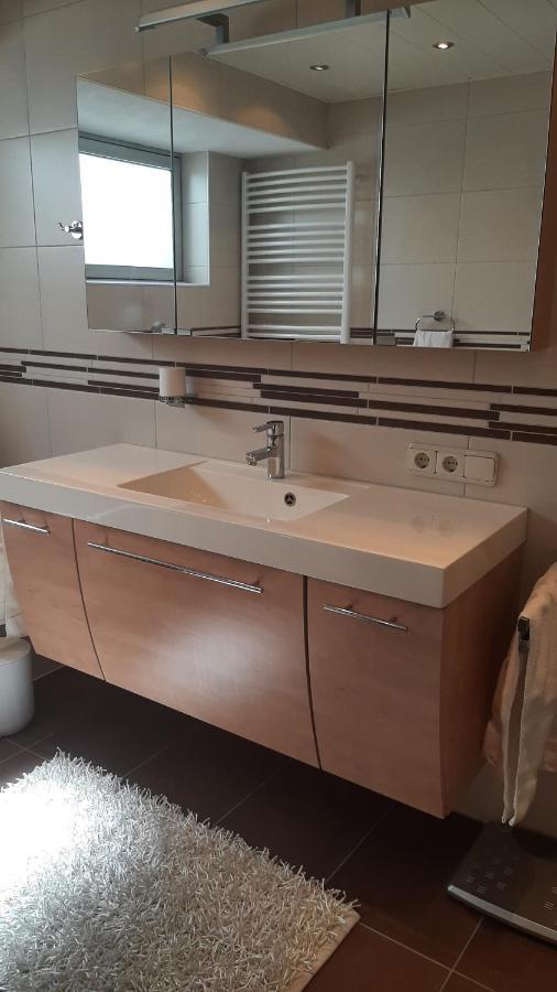 Ferienwohnung Mit Japangarten คาร์ลชตัดท์ ภายนอก รูปภาพ